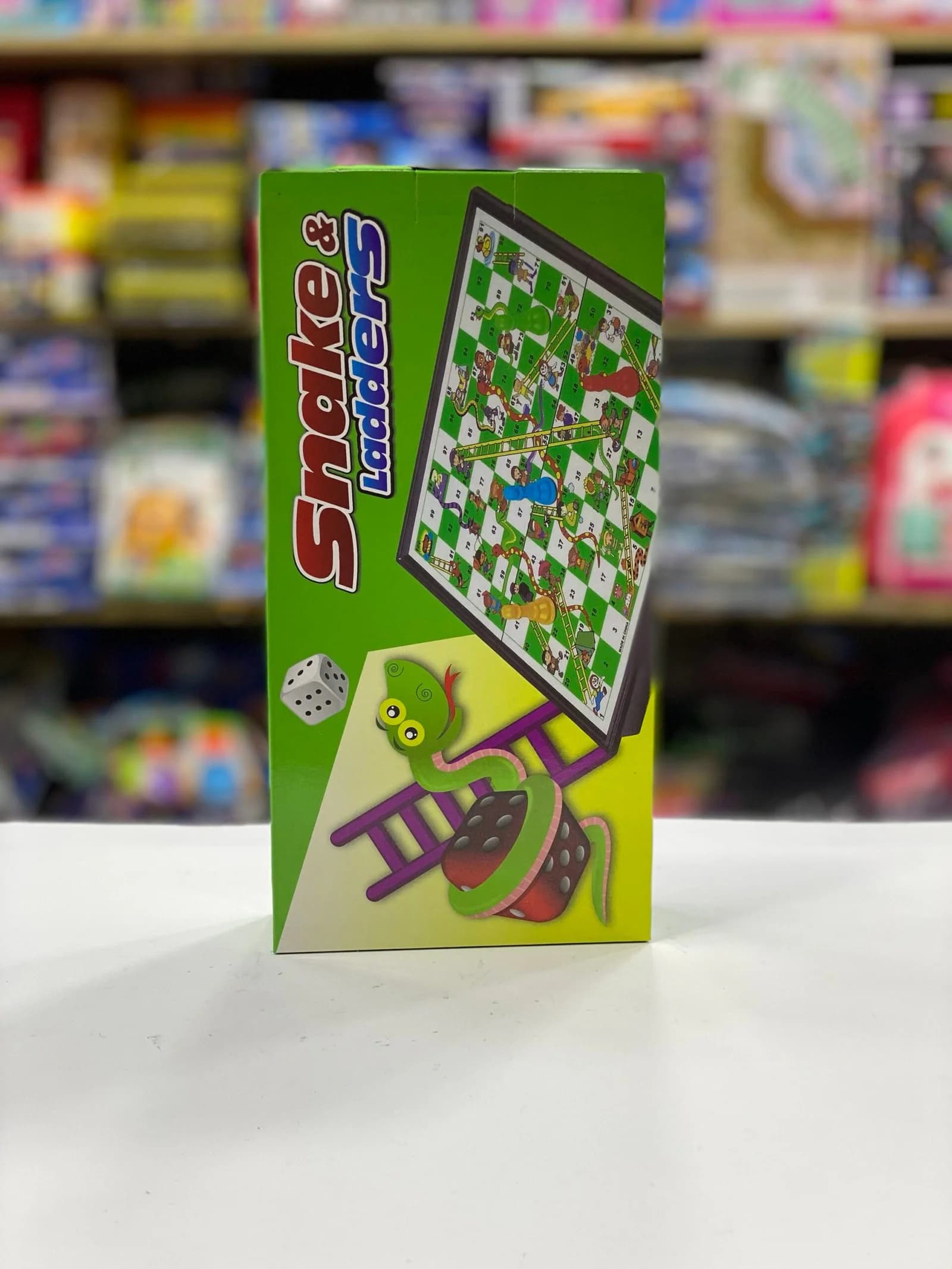 سلم وثعبان حجم وسط